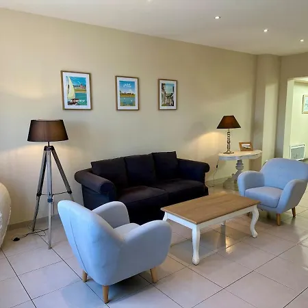 L'ecluse De Louise, Vue Sur Baie